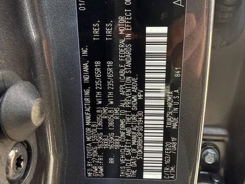 Used 2023 Toyota Highlander XLE AWD/4WD image 26