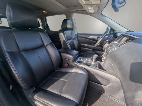 Used 2018 Nissan Pathfinder SL w/ SL Premium Package AWD/4WD image 10