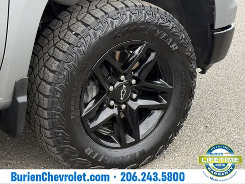 Used 2025 Chevrolet Silverado 1500 Custom Trail Boss image 28