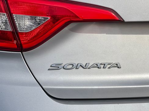 Used 2015 Hyundai Sonata SE FWD image 23