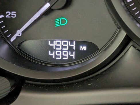 Used 2025 Porsche Macan image 24