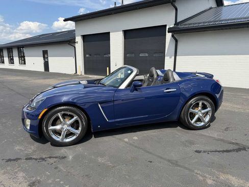 Used 2009 Saturn Sky Red Line RWD image 2