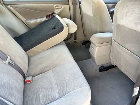 Used 2006 Toyota Corolla LE w/ Audio Value Pkg FWD image 19