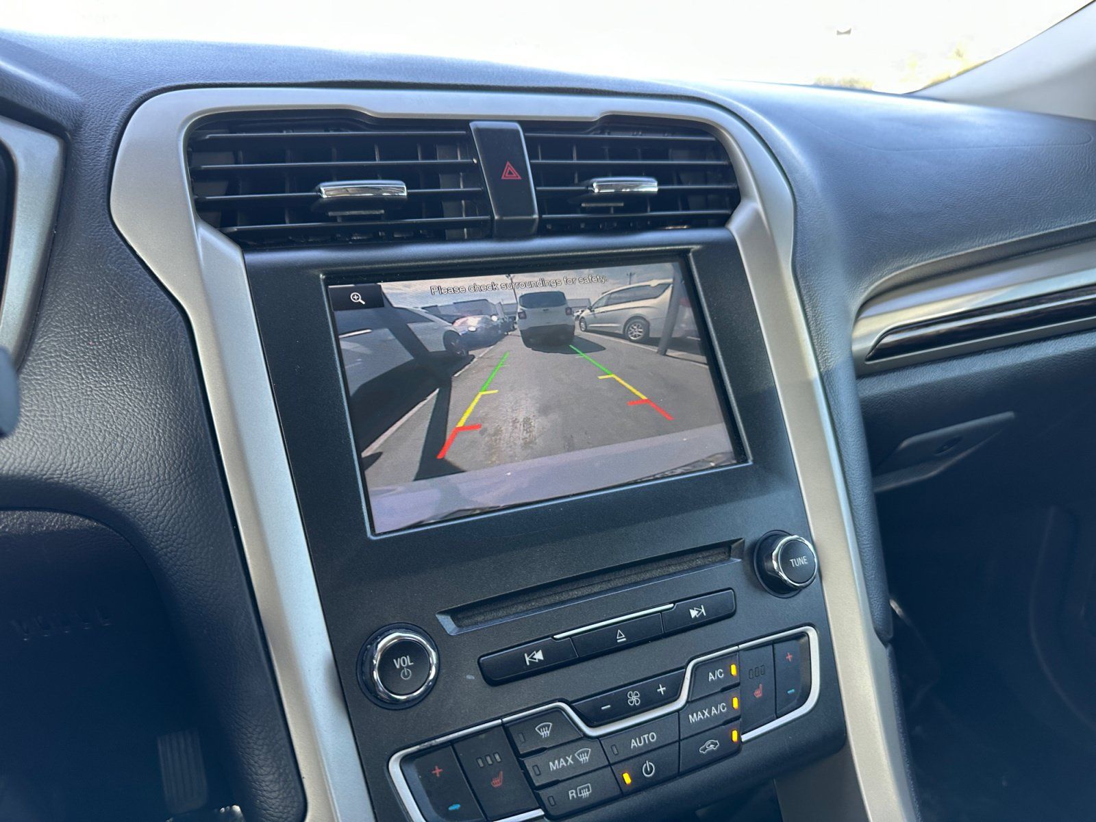 Used 2016 Ford Fusion Energi SE FWD image 23