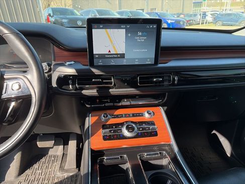 Used 2020 Lincoln Aviator Reserve w/ Equipment Group 202A image 13