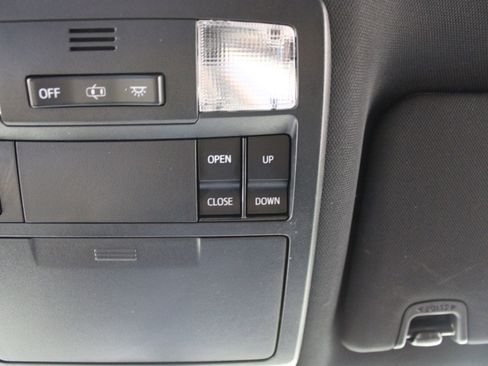 Used 2016 Toyota Tacoma TRD Sport w/ Premium & Technology Package image 45