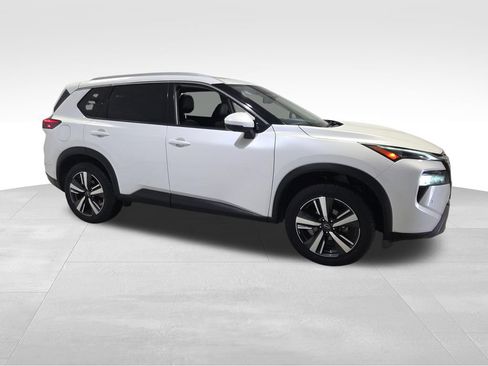 Used 2024 Nissan Rogue SL AWD/4WD image 29