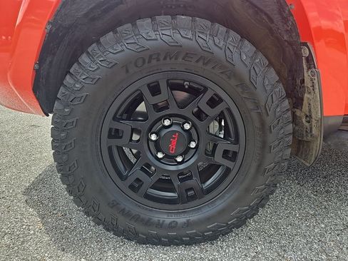 Used 2024 Toyota 4Runner TRD Off-Road Premium w/ Moonroof Package AWD/4WD image 27
