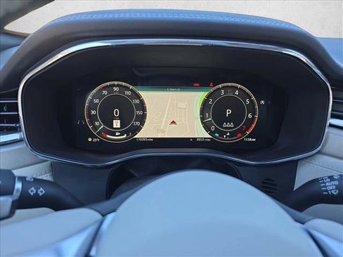 Certified 2025 Jaguar F-PACE R-Dynamic S image 21