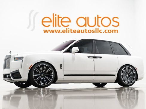 Used 2025 Rolls-Royce Cullinan Black Badge AWD/4WD image 1