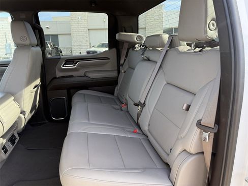 Used 2024 GMC Sierra 1500 SLT image 26