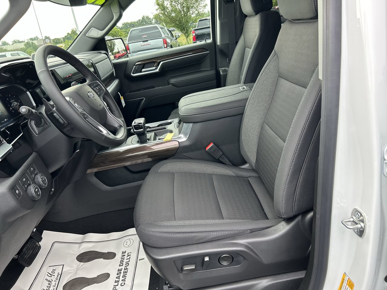 New 2026 Chevrolet Silverado 1500 RST w/ Redline Edition AWD/4WD image 24