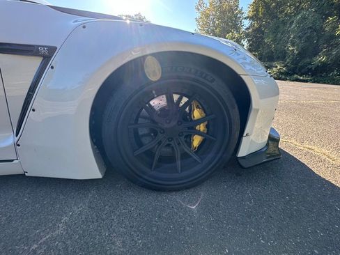 Used 2014 Nissan GT-R Premium w/ Premium Interior Package image 16