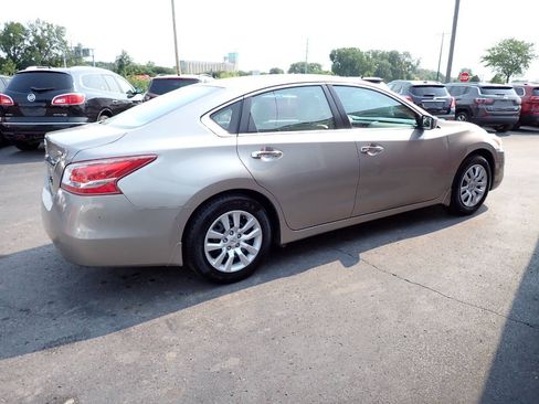 Used 2013 Nissan Altima 2.5 SV FWD image 6