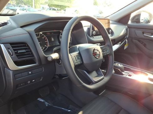 New 2026 Nissan Rogue SV AWD/4WD image 15