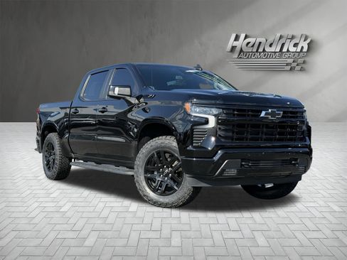 Used 2025 Chevrolet Silverado 1500 RST AWD/4WD image 2