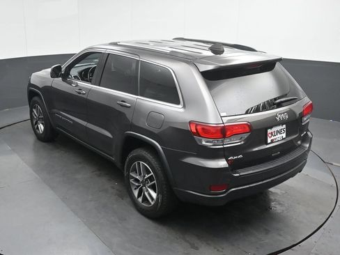 Used 2020 Jeep Grand Cherokee Laredo w/ 18" Wheel & 8.4" Radio Group AWD/4WD image 37