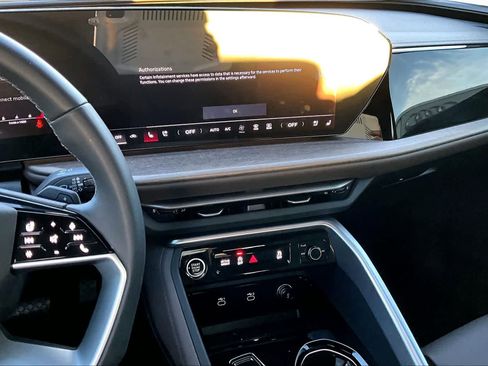 Certified 2025 Audi Q5 Premium Plus w/ Premium Plus AWD/4WD image 7