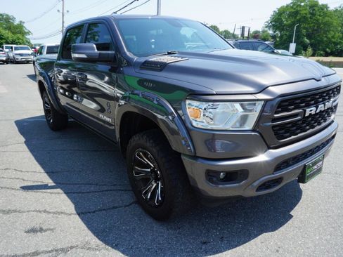 Used 2022 RAM 1500 Big Horn AWD/4WD image 3