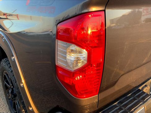 Used 2018 Toyota Tundra SR5 w/ SR5 Upgrade Package RWD image 28