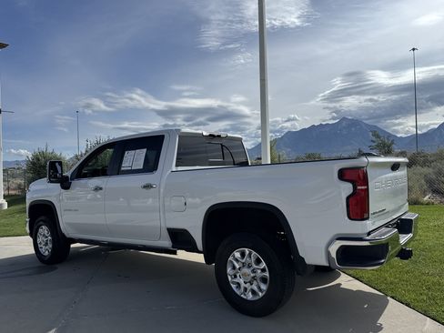 Used 2024 Chevrolet Silverado 3500 LTZ w/ LTZ Convenience Package AWD/4WD image 3