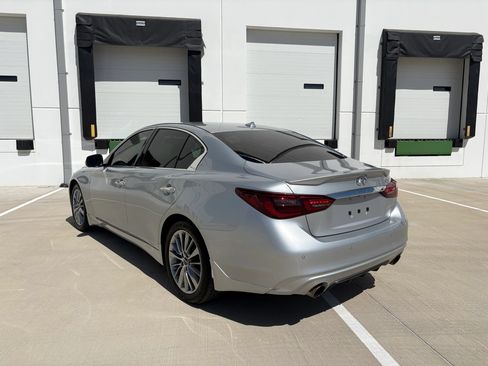 Used 2018 INFINITI Q50 Luxe w/ Essential Package (2.0T Luxe) RWD image 5