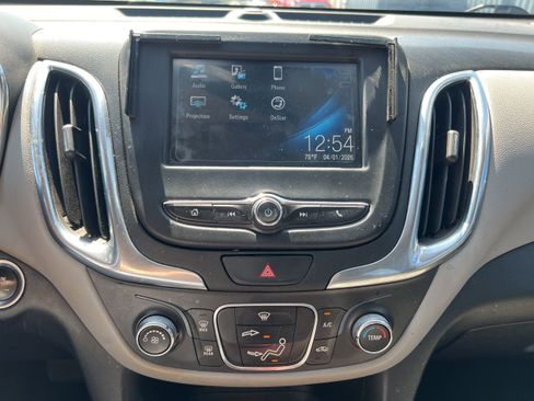 Used 2018 Chevrolet Equinox LS FWD image 13