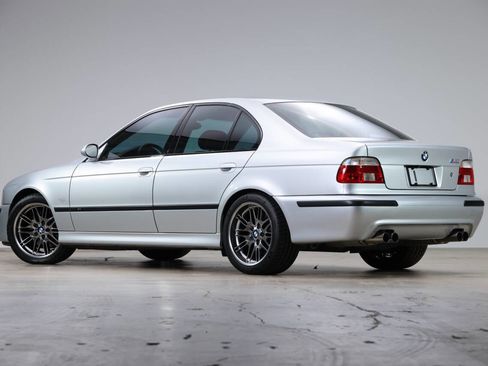 Used 2003 BMW M5 image 7