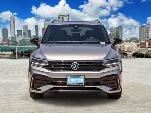 Certified 2023 Volkswagen Tiguan SE R-Line FWD image 2