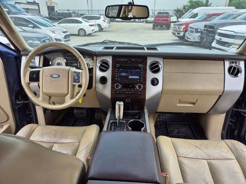 Used 2013 Ford Expedition XLT image 19