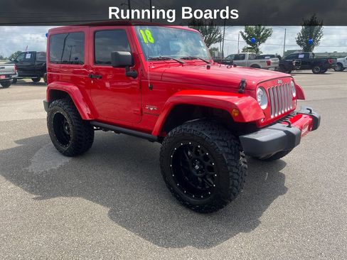 Used 2018 Jeep Wrangler Sahara w/ Connectivity Group AWD/4WD image 9