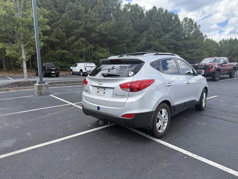 Used 2011 Hyundai Tucson GLS FWD image 4