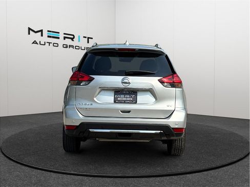 Used 2020 Nissan Rogue SV w/ Premium Package FWD image 8