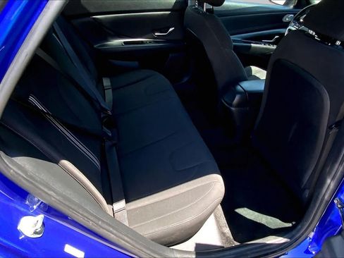 Used 2023 Hyundai Elantra SEL w/ Convenience Package FWD image 18
