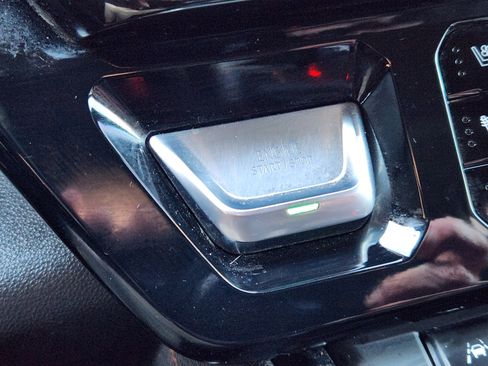 Certified 2024 GMC Sierra 1500 AT4 w/ Technology Package image 21