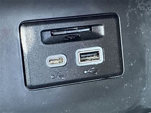 Used 2021 GMC Acadia SLT w/ Trailering Package image 32