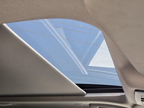Certified 2022 Nissan Rogue SL FWD image 9