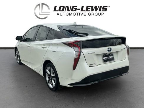 Used 2016 Toyota Prius Three Touring image 4