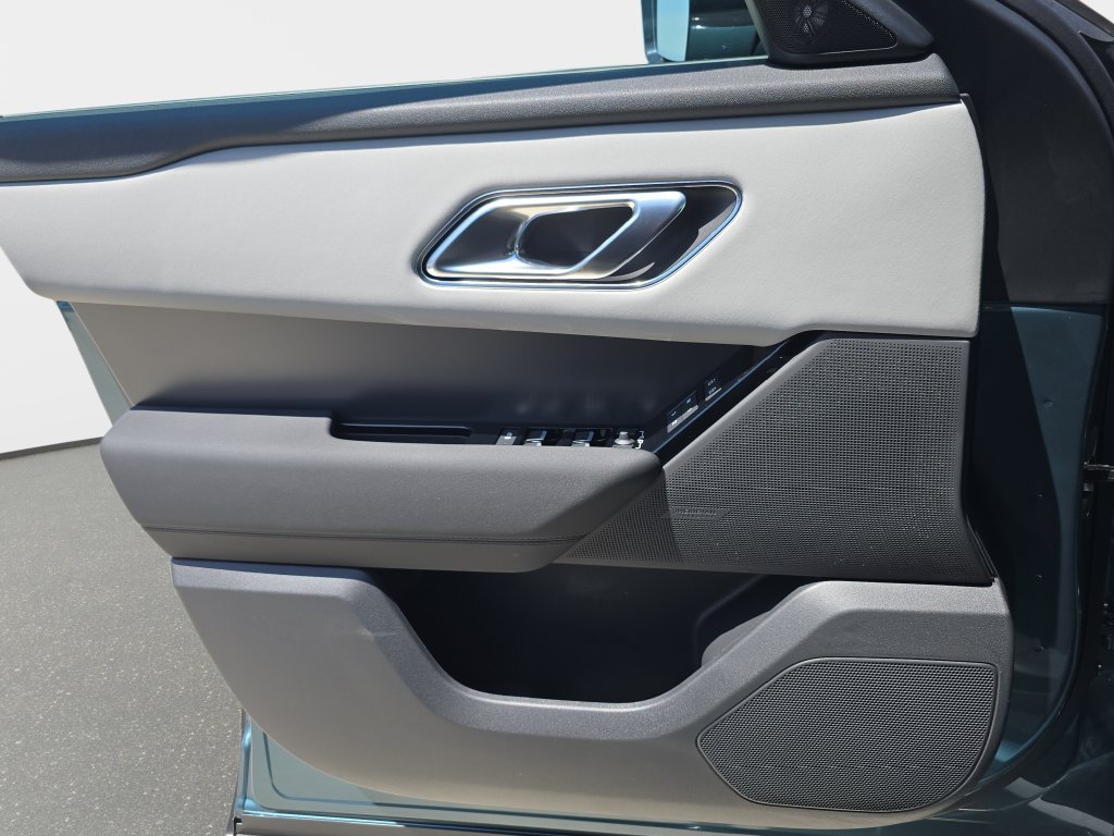 New 2026 Land Rover Range Rover Velar S AWD/4WD image 27