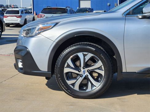 Used 2022 Subaru Outback Limited image 6