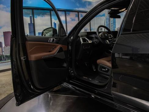 Used 2026 BMW X7 xDrive40i w/ M Sport Package AWD/4WD image 13