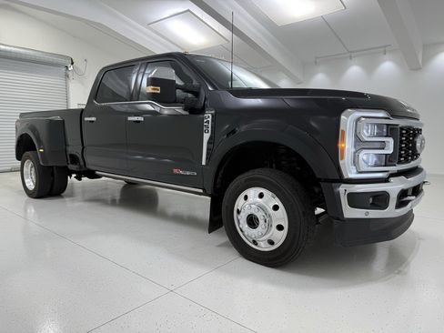 Used 2023 Ford F450 King Ranch w/ Chrome Package image 1