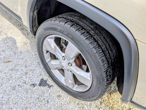 Used 2011 Jeep Grand Cherokee Overland image 13