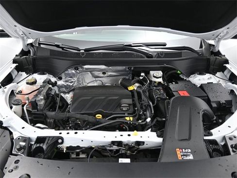 Certified 2025 Chevrolet Trax RS w/ Sunroof Package image 38