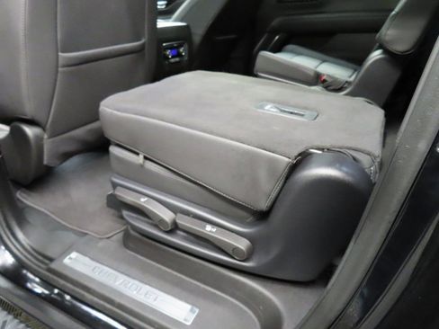 Used 2025 Chevrolet Suburban Z71 w/ Z71 Off-Road Package image 64