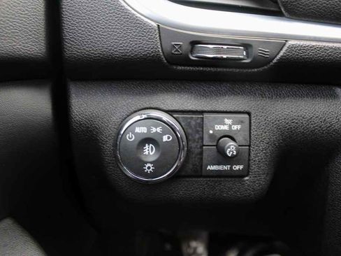 Used 2017 Chevrolet Traverse LT image 15