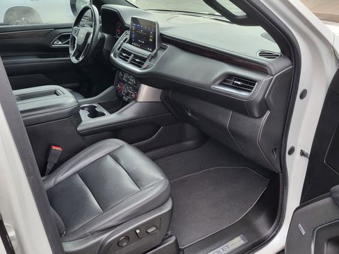 Used 2021 Chevrolet Tahoe LT w/ Rear Media and Nav Package image 9