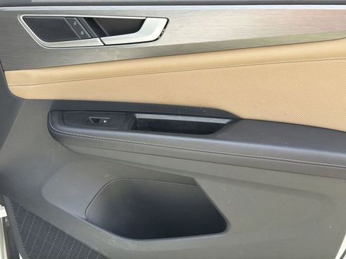 Used 2024 Volkswagen Atlas Cross Sport SE w/ Panoramic Sunroof Package FWD image 34