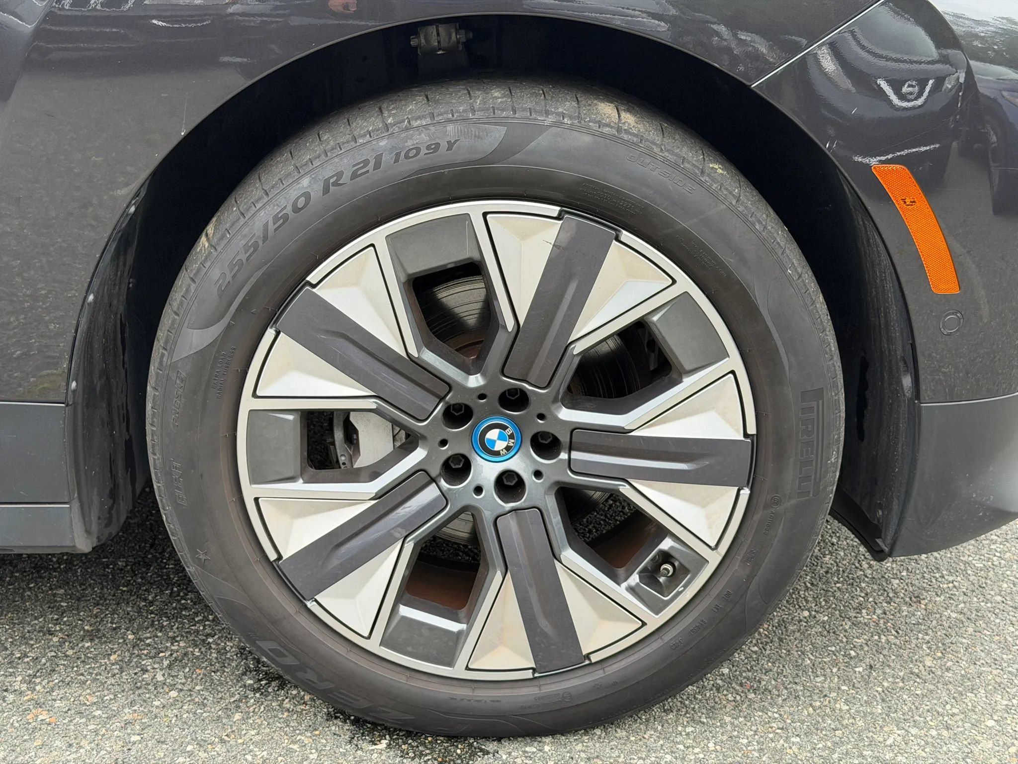Used 2024 BMW iX xDrive50 AWD/4WD image 9