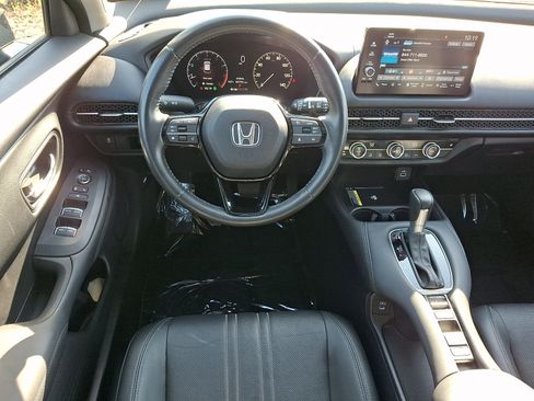 Used 2024 Honda HR-V EX-L image 11